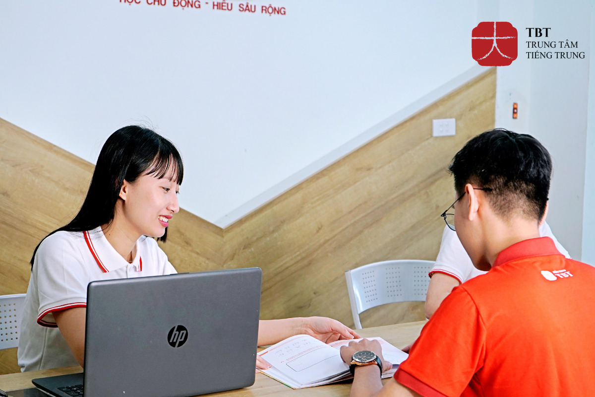 Đội ngũ nhân sự chăm sóc học viên tiếng Trung