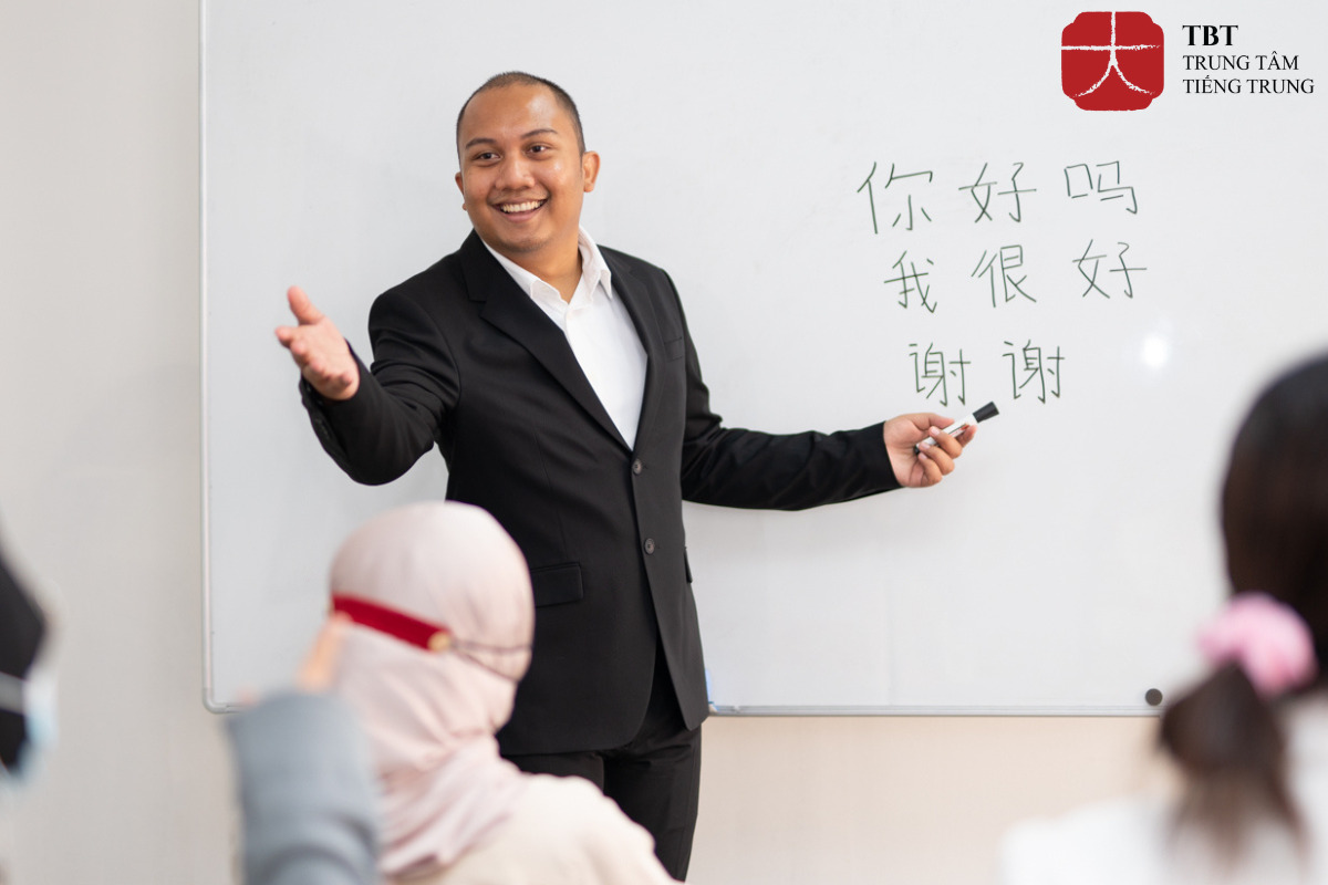 Giáo viên dạy tiếng Trung